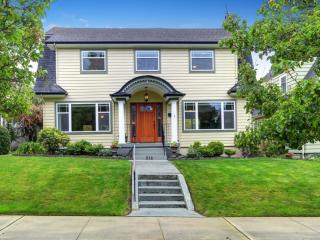 916 Tacoma Ave, Tacoma, WA 98402-2104
