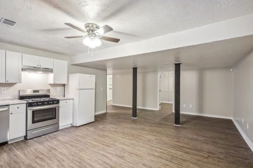 530 Raven Springs Trl, Stone Mountain GA  30087-4832 exterior