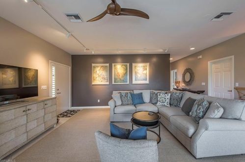 663 10th Ave, Naples, FL 34120-2085
