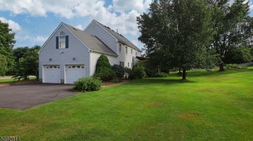 13 Woodside Ln, Flemington NJ  08822-3221 exterior