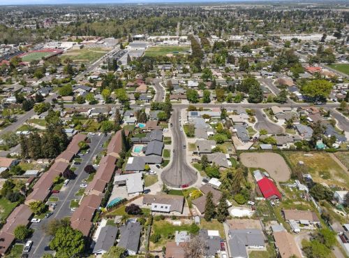 161 Elena Ct, Turlock CA  95380-4233 exterior