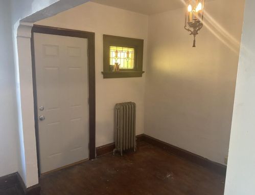 2446 6th St, Milwaukee, WI 53212-2756