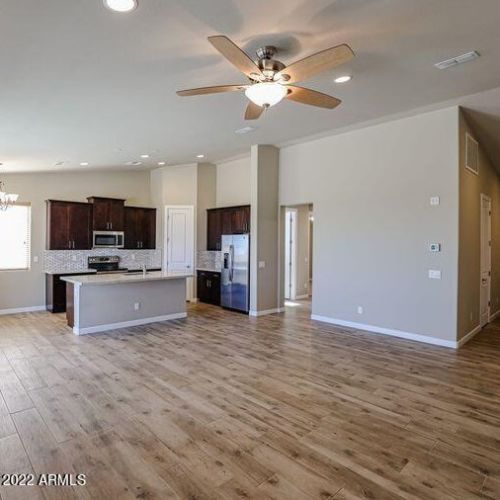 23620 Beacon Ln, Wittmann, AZ 85361-9672