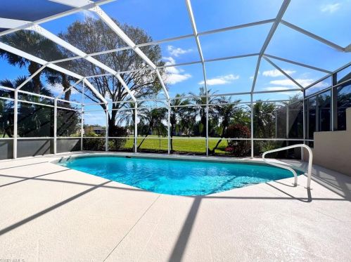 8202 Naples Heritage Dr, Naples, FL 34112-2754