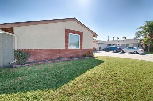 10422 Ponder St, Cypress CA  90630-4462 exterior