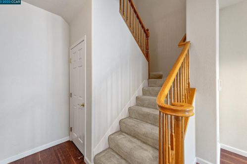 4255 Fitzwilliam St, Pleasanton CA 94568-4573 exterior