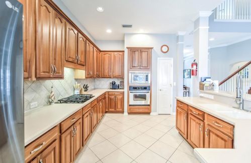 413 Islebay Dr, Ruskin FL  33572-3332 exterior