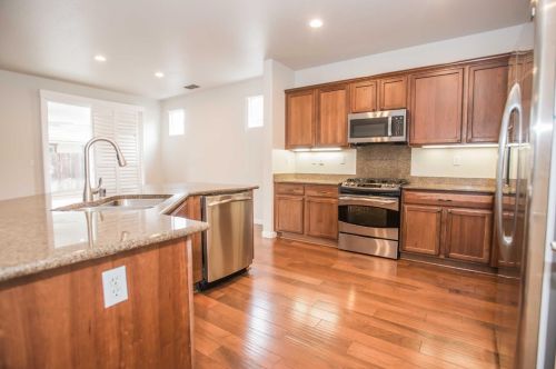 9950 Kennet Way, Elk Grove CA  95757-5118 exterior