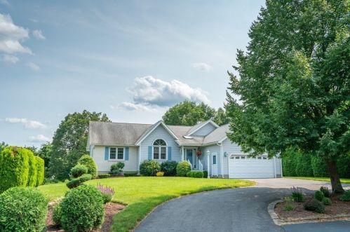 83 Broadmeadow Ln, Abington, MA 02351-1972