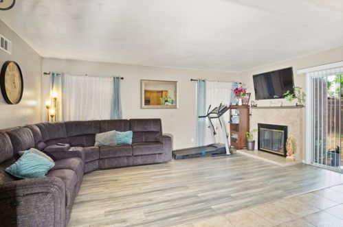 982 Verde Ave, Rialto CA  92376-4145 exterior