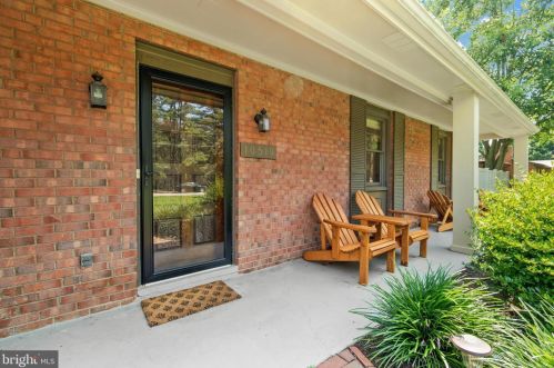 10519 Amity St, Lorton VA  22079-3516 exterior