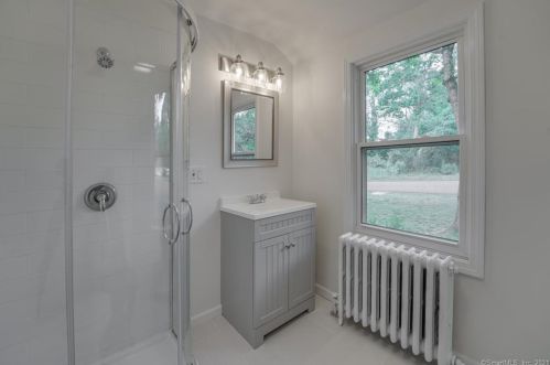 80 Circle Dr, Litchfield CT  06750-1710 exterior