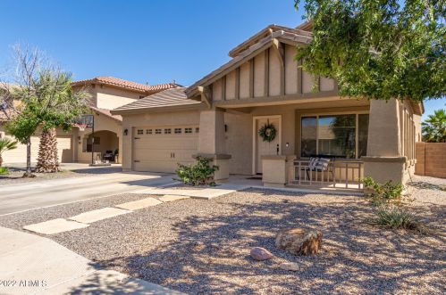 939 Sourwood Dr, Gilbert, AZ 85298-7303
