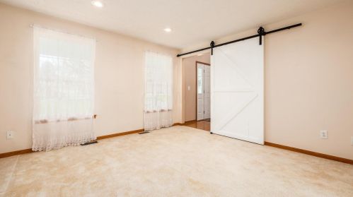 550 Spring Valley Dr, Zanesville OH  43701-0805 exterior