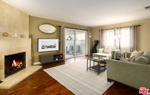 6944 Balboa Blvd, Van Nuys, CA 91406-4557