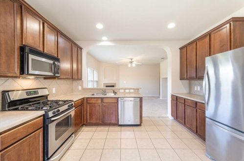 200 Canterbury Dr, Austin TX  78737-4550 exterior