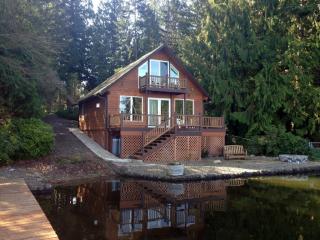 17136 Pleasant Bch Dr, Yelm WA  98597-9167 exterior