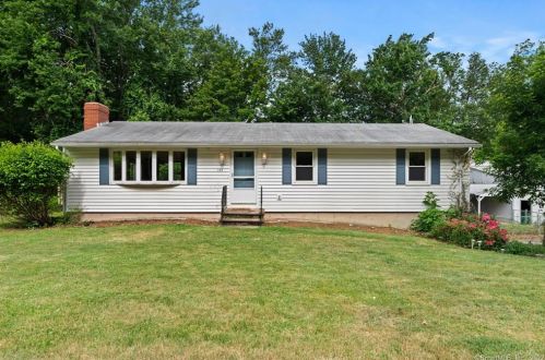 135 Mill Rd, North Haven, CT 06473-3419