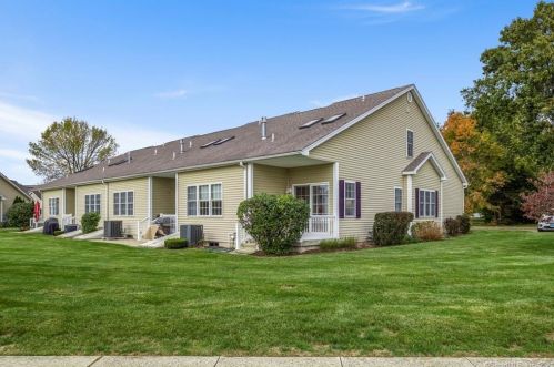 511 Elm St, North Haven, CT