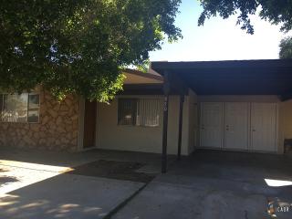 950 Lacy Ave, Calexico, CA 92231-2009