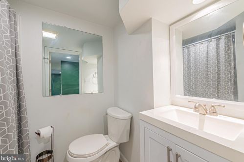 25 Bacon Ct, Dover DE  19901-2572 exterior