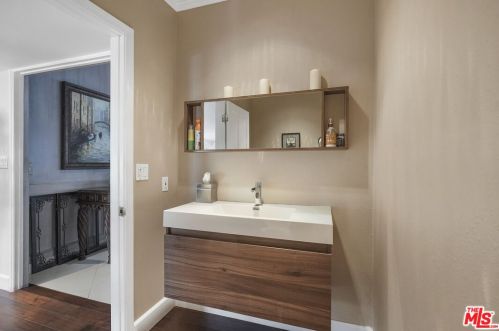 3511 Berry Dr, North Hollywood CA  91604-3862 exterior