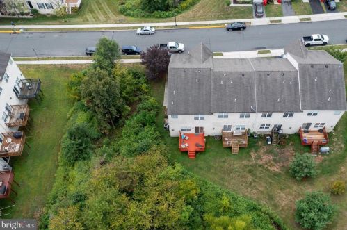 56 Green View Dr, Pottstown PA  19464-7501 exterior