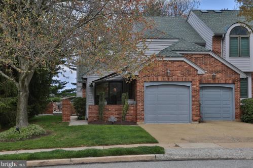 9307 Eagleview Dr, Miquon, PA 19444-1743