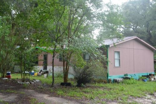 6882 Breezy Ln, Melrose, FL 32666-8933