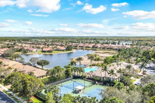 15206 Cortona Way, Naples FL  34120-0672 exterior