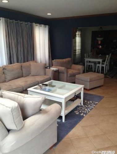 158-20 91st St, Jamaica, NY 11414-1402