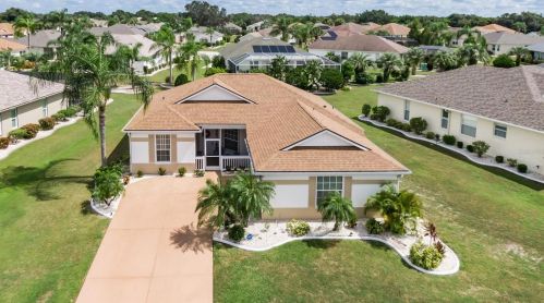 2217 Preservation Green Ct, Ruskin FL  33573-4418 exterior