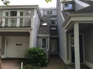 216 Breakers Ln, Stratford, CT 06615-7569