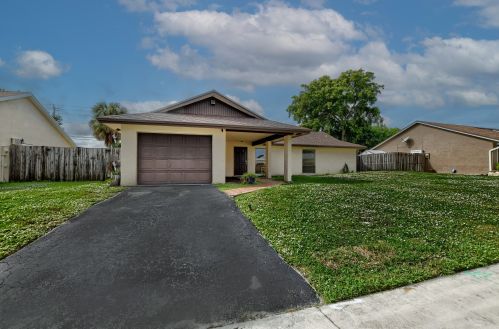 3972 Greenfield Ct, Boynton Beach, FL 33436-3107