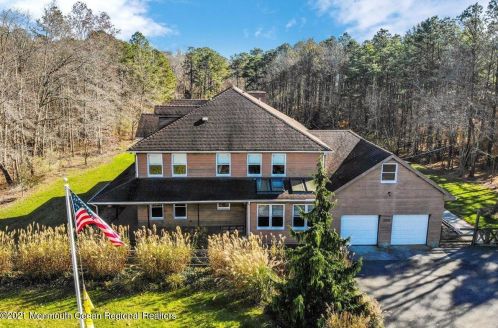 107 Clover Ct, East Freehold, NJ 07728-9238