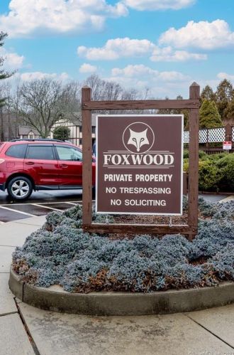 153 Foxwood Close, Milford CT  06461-2732 exterior
