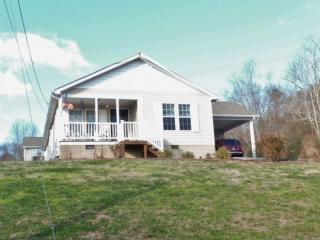 712 Gray Ave, Kingsport, TN 37660-1272