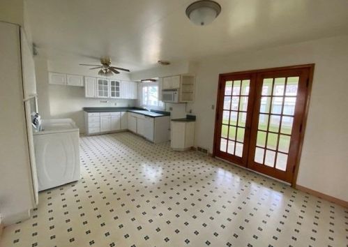 113 Ohio St, Hobart, IN 46342-4542