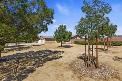 16214 Figueroa Rd, Victorville, CA 92394-1152