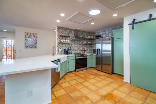 53755 Eisenhower Dr, La Quinta CA  92253-3569 exterior