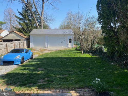 412 Washington Ave, Downingtown PA  19335-2708 exterior