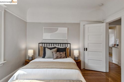 4143 Howe St, Oakland CA 94611-5117 exterior