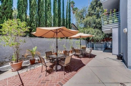 5151 Balboa Blvd, Van Nuys CA 91316-3400 exterior