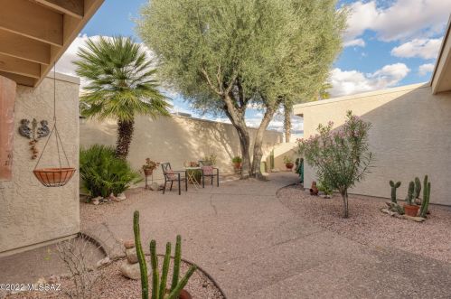 3240 Little Horse Dr, Tucson, AZ 85712-1139