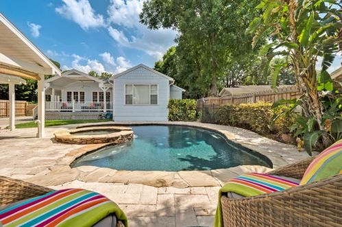 1101 Shady Lane Dr, Orlando, FL 32804-6125