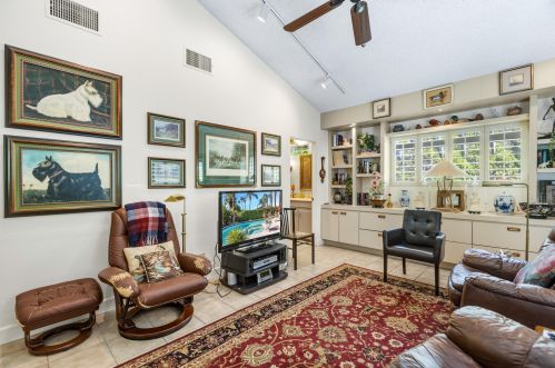 32 Lincoln Pl, Rancho Mirage CA  92270-1970 exterior