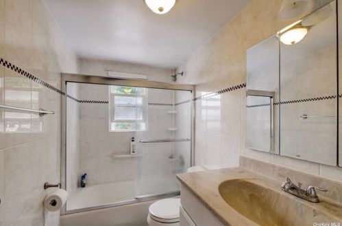 1317 Union Ave, Floral Park NY  11003-2610 exterior