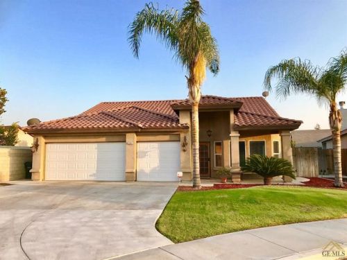 2701 Silver Shore Ln, Bakersfield, CA 93313-5491