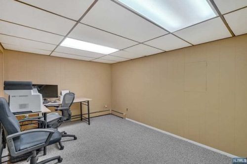 83 Calumet Ave, Oakland NJ  07436-2902 exterior