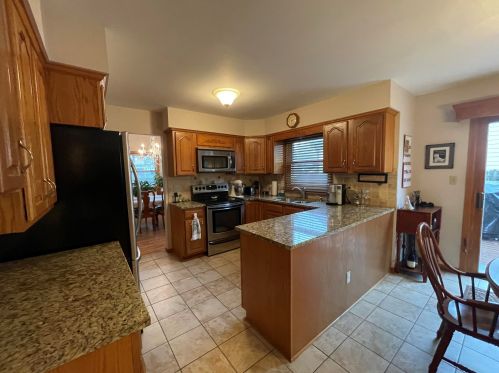 6220 82 St, Kenosha WI 53142-1865 exterior